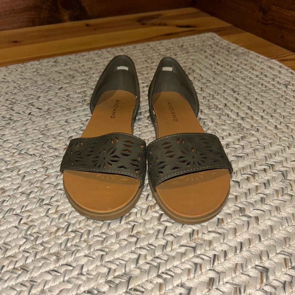 Adriano Women's Green Cut-Out Sandals